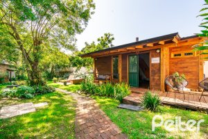 Sítio à venda com 210m², 3 dormitórios, 3 suítes, 3 vagas, no bairro Ponta Grossa em Porto Alegre