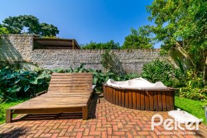 Sítio à venda com 210m², 3 dormitórios, 3 suítes, 3 vagas, no bairro Ponta Grossa em Porto Alegre