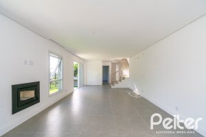 Casa à venda com 210m², 3 dormitórios, 2 suítes, 2 vagas, no bairro Jardim Isabel em Porto Alegre