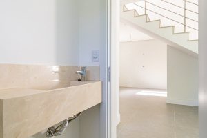 Casa à venda com 210m², 3 dormitórios, 2 suítes, 2 vagas, no bairro Jardim Isabel em Porto Alegre