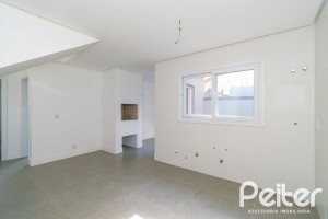 Casa à venda com 210m², 3 dormitórios, 2 suítes, 2 vagas, no bairro Jardim Isabel em Porto Alegre