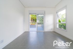 Casa à venda com 210m², 3 dormitórios, 2 suítes, 2 vagas, no bairro Jardim Isabel em Porto Alegre