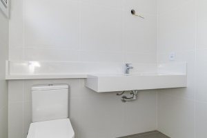 Casa à venda com 210m², 3 dormitórios, 2 suítes, 2 vagas, no bairro Jardim Isabel em Porto Alegre