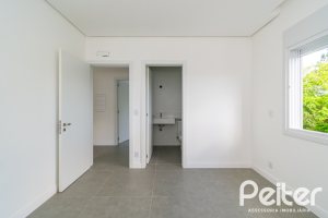 Casa à venda com 210m², 3 dormitórios, 2 suítes, 2 vagas, no bairro Jardim Isabel em Porto Alegre