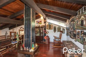 Casa à venda com 350m², 3 dormitórios, 1 suíte, 6 vagas, no bairro Jardim Isabel em Porto Alegre