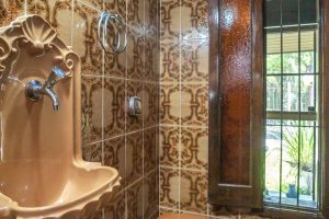 Casa à venda com 350m², 3 dormitórios, 1 suíte, 6 vagas, no bairro Jardim Isabel em Porto Alegre