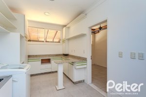 Casa em Condomínio à venda com 545m², 3 dormitórios, 3 suítes, 6 vagas, no bairro Cavalhada em PORTO ALEGRE