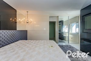 Casa em Condomínio à venda com 545m², 3 dormitórios, 3 suítes, 6 vagas, no bairro Cavalhada em PORTO ALEGRE