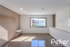 Casa em Condomínio à venda com 545m², 3 dormitórios, 3 suítes, 6 vagas, no bairro Cavalhada em PORTO ALEGRE
