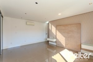 Casa em Condomínio à venda com 545m², 3 dormitórios, 3 suítes, 6 vagas, no bairro Cavalhada em PORTO ALEGRE