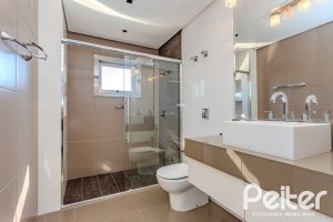 Casa em Condomínio à venda com 545m², 3 dormitórios, 3 suítes, 6 vagas, no bairro Cavalhada em PORTO ALEGRE