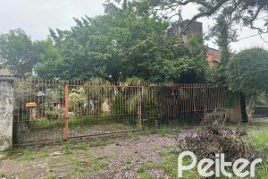 Terreno à venda com 300m², no bairro Tristeza em Porto Alegre