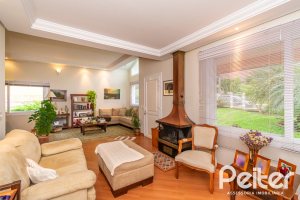 Casa em Condomínio à venda com 400m², 3 dormitórios, 1 suíte, 5 vagas, no bairro Campo Novo em Porto Alegre