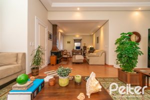 Casa em Condomínio à venda com 400m², 3 dormitórios, 1 suíte, 5 vagas, no bairro Campo Novo em Porto Alegre