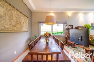 Casa em Condomínio à venda com 400m², 3 dormitórios, 1 suíte, 5 vagas, no bairro Campo Novo em Porto Alegre