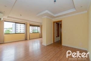 Apartamento à venda com 70m², 2 dormitórios, 1 suíte, 1 vaga, no bairro Menino Deus em Porto Alegre