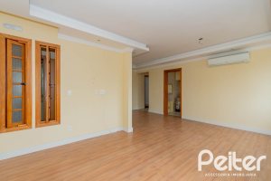 Apartamento à venda com 70m², 2 dormitórios, 1 suíte, 1 vaga, no bairro Menino Deus em Porto Alegre