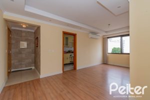 Apartamento à venda com 70m², 2 dormitórios, 1 suíte, 1 vaga, no bairro Menino Deus em Porto Alegre
