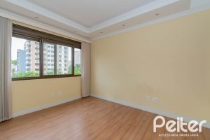Apartamento à venda com 70m², 2 dormitórios, 1 suíte, 1 vaga, no bairro Menino Deus em Porto Alegre