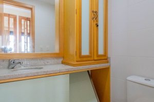 Apartamento à venda com 70m², 2 dormitórios, 1 suíte, 1 vaga, no bairro Menino Deus em Porto Alegre
