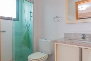 Apartamento à venda com 70m², 2 dormitórios, 1 suíte, 1 vaga, no bairro Menino Deus em Porto Alegre