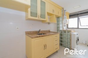 Apartamento à venda com 70m², 2 dormitórios, 1 suíte, 1 vaga, no bairro Menino Deus em Porto Alegre