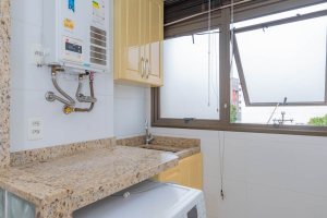 Apartamento à venda com 70m², 2 dormitórios, 1 suíte, 1 vaga, no bairro Menino Deus em Porto Alegre
