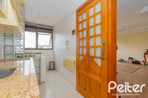 Apartamento à venda com 70m², 2 dormitórios, 1 suíte, 1 vaga, no bairro Menino Deus em Porto Alegre