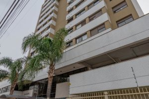 Apartamento à venda com 70m², 2 dormitórios, 1 suíte, 1 vaga, no bairro Menino Deus em Porto Alegre