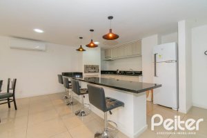 Apartamento à venda com 70m², 2 dormitórios, 1 suíte, 1 vaga, no bairro Menino Deus em Porto Alegre