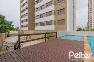 Apartamento à venda com 70m², 2 dormitórios, 1 suíte, 1 vaga, no bairro Menino Deus em Porto Alegre