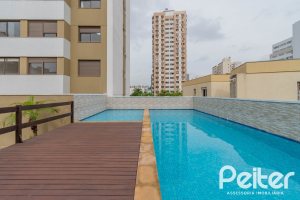 Apartamento à venda com 70m², 2 dormitórios, 1 suíte, 1 vaga, no bairro Menino Deus em Porto Alegre
