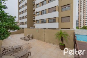 Apartamento à venda com 70m², 2 dormitórios, 1 suíte, 1 vaga, no bairro Menino Deus em Porto Alegre