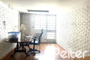 Casa à venda com 361m², 3 dormitórios, 4 vagas, no bairro Cidade Baixa em Porto Alegre