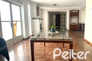 Casa à venda com 361m², 3 dormitórios, 4 vagas, no bairro Cidade Baixa em Porto Alegre