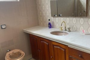 Casa à venda com 361m², 3 dormitórios, 4 vagas, no bairro Cidade Baixa em Porto Alegre