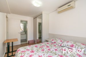 Casa à venda com 268m², 3 dormitórios, 3 suítes, 2 vagas, no bairro Vila Assunção em Porto Alegre