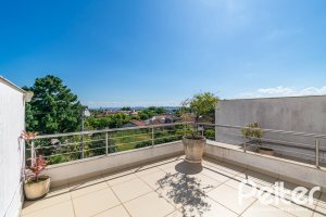 Casa à venda com 268m², 3 dormitórios, 3 suítes, 2 vagas, no bairro Vila Assunção em Porto Alegre