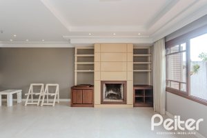 Casa em Condomínio à venda com 249m², 3 dormitórios, 1 suíte, 3 vagas, no bairro Vila Assunção em Porto Alegre