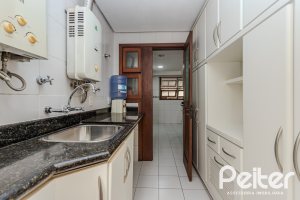 Casa em Condomínio à venda com 249m², 3 dormitórios, 1 suíte, 3 vagas, no bairro Vila Assunção em Porto Alegre