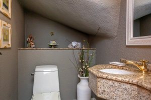 Casa em Condomínio à venda com 249m², 3 dormitórios, 1 suíte, 3 vagas, no bairro Vila Assunção em Porto Alegre