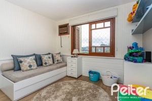 Casa em Condomínio à venda com 249m², 3 dormitórios, 1 suíte, 3 vagas, no bairro Vila Assunção em Porto Alegre