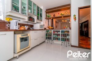 Cobertura à venda com 302m², 3 dormitórios, 1 suíte, 2 vagas, no bairro Tristeza em Porto Alegre