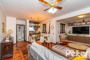 Cobertura à venda com 302m², 3 dormitórios, 1 suíte, 2 vagas, no bairro Tristeza em Porto Alegre