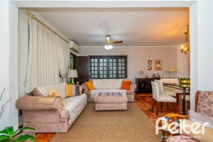 Cobertura à venda com 302m², 3 dormitórios, 1 suíte, 2 vagas, no bairro Tristeza em Porto Alegre