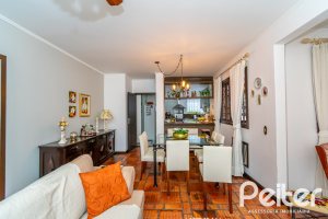 Cobertura à venda com 302m², 3 dormitórios, 1 suíte, 2 vagas, no bairro Tristeza em Porto Alegre