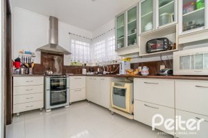 Cobertura à venda com 302m², 3 dormitórios, 1 suíte, 2 vagas, no bairro Tristeza em Porto Alegre