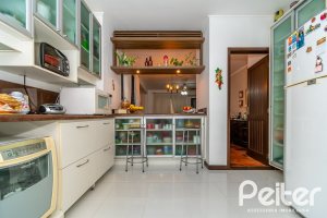 Cobertura à venda com 302m², 3 dormitórios, 1 suíte, 2 vagas, no bairro Tristeza em Porto Alegre