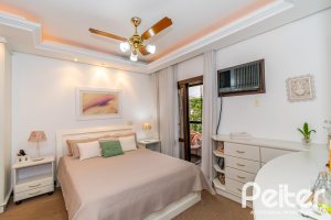 Cobertura à venda com 302m², 3 dormitórios, 1 suíte, 2 vagas, no bairro Tristeza em Porto Alegre