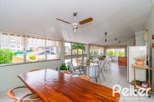 Cobertura à venda com 302m², 3 dormitórios, 1 suíte, 2 vagas, no bairro Tristeza em Porto Alegre